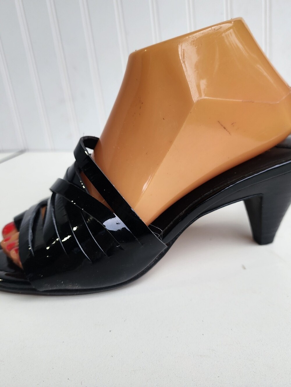 DONALD PLINER BLACK PATENT LTHR STRAPPY SLIDES TOE-THONG MULES SANDALS PUMPS 8.5 - Picture 7 of 10